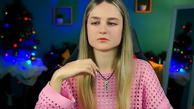 Snapshot of DeboraLarson chatting on December 17, 3:50 am DeboraLarson online show from December 17, 3:50 am