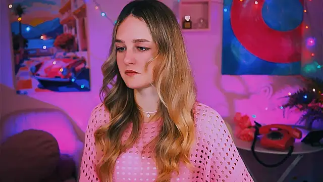 Snapshot of DeboraLarson chatting on December 24, 4:00 am DeboraLarson online show from December 24, 4:00 am