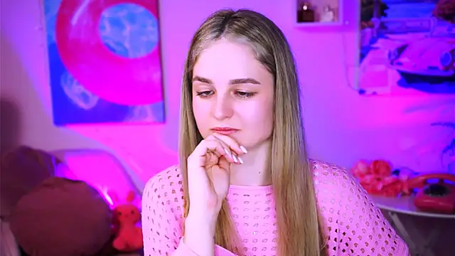 Snapshot of DeboraLarson chatting on March 5, 7:38 pm DeboraLarson online show from March 5, 7:38 pm