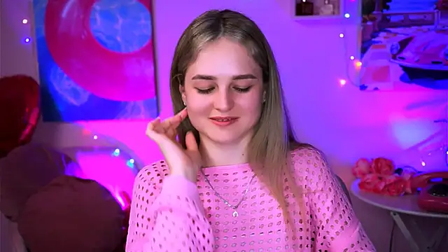 Snapshot of DeboraLarson chatting on March 5, 10:43 pm DeboraLarson online show from March 5, 10:43 pm