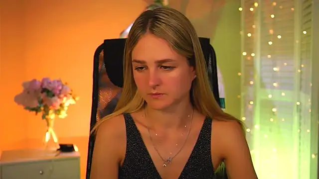 DeboraLarson online show from March 31, 2:46 am