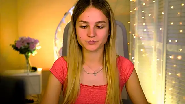 DeboraLarson online show from July 15, 2:39 am