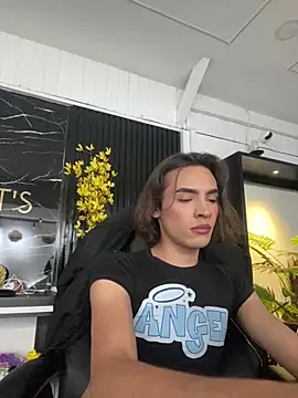 Snapshot of miss_Ari chatting on March 13, 8:32 pm miss Ari online show from March 13, 8:32 pm