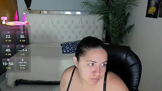 Snapshot of candiapole chatting on October 19, 12:50 pm candiapole online show from October 19, 12:50 pm