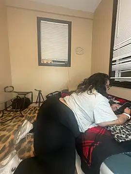 Snapshot of tillymarie34 chatting on May 27, 2:41 am tillymarie34 online show from May 27, 2:41 am