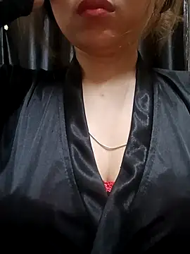 Snapshot of Sajel_000 chatting on March 9, 6:43 pm Sajel 000 online show from March 9, 6:43 pm