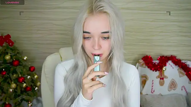 Snapshot of Ashley_S chatting on January 4, 3:07 am Ashley S online show from January 4, 3:07 am