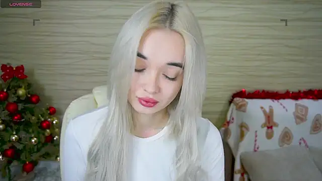 Snapshot of Ashley_S chatting on January 15, 11:19 pm Ashley S online show from January 15, 11:19 pm