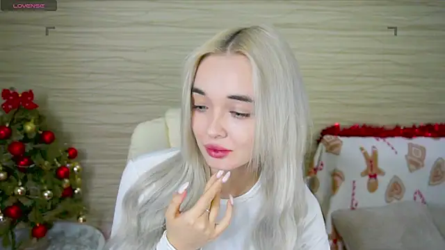 Snapshot of Ashley_S chatting on January 16, 2:19 am Ashley S online show from January 16, 2:19 am