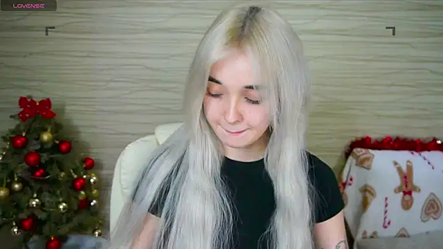 Snapshot of Ashley_S chatting on January 18, 5:20 am Ashley S online show from January 18, 5:20 am