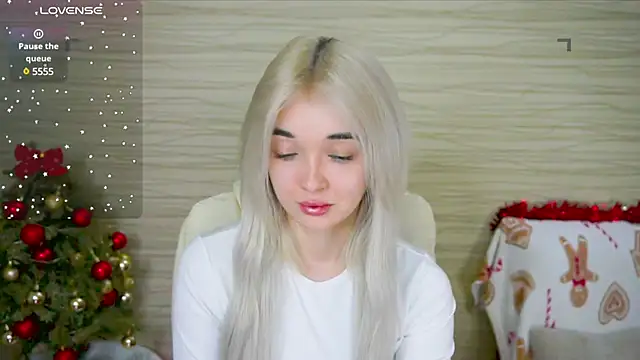 Snapshot of Ashley_S chatting on January 19, 5:15 am Ashley S online show from January 19, 5:15 am