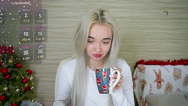 Snapshot of Ashley_S chatting on January 21, 2:11 am Ashley S online show from January 21, 2:11 am