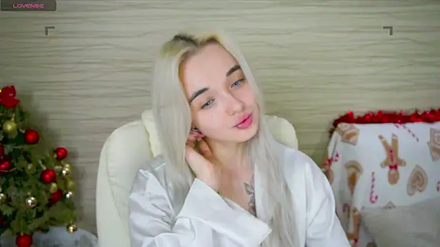 Snapshot of Ashley_S chatting on January 25, 5:07 am Ashley S online show from January 25, 5:07 am