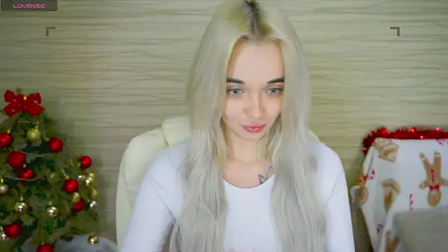 Snapshot of Ashley_S chatting on January 29, 2:09 am Ashley S online show from January 29, 2:09 am