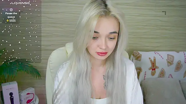 Snapshot of Ashley_S chatting on February 6, 2:44 am Ashley S online show from February 6, 2:44 am