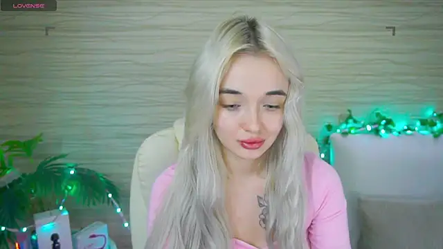 Snapshot of Ashley_S chatting on February 7, 5:20 am Ashley S online show from February 7, 5:20 am