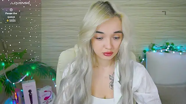 Snapshot of Ashley_S chatting on February 10, 11:13 pm Ashley S online show from February 10, 11:13 pm