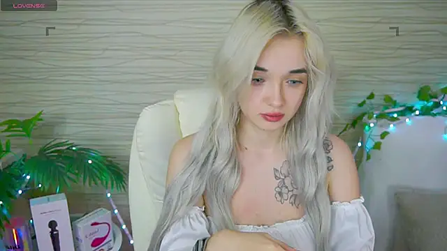 Snapshot of Ashley_S chatting on February 15, 2:26 am Ashley S online show from February 15, 2:26 am