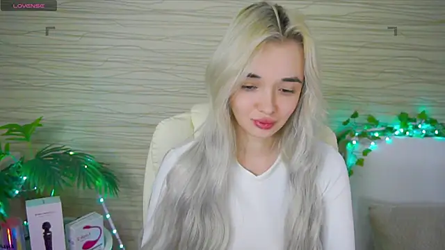 Snapshot of Ashley_S chatting on February 16, 3:15 am Ashley S online show from February 16, 3:15 am