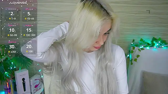 Snapshot of Ashley_S chatting on February 18, 3:10 am Ashley S online show from February 18, 3:10 am