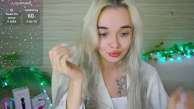 Snapshot of Ashley_S chatting on February 27, 3:25 am Ashley S online show from February 27, 3:25 am