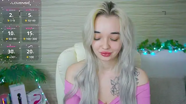 Snapshot of Ashley_S chatting on March 1, 5:20 am Ashley S online show from March 1, 5:20 am