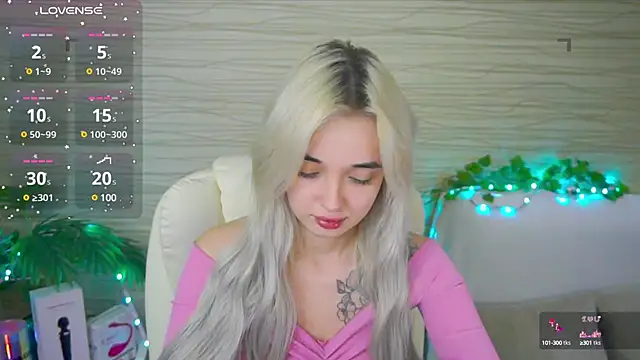 Snapshot of Ashley_S chatting on March 4, 2:17 am Ashley S online show from March 4, 2:17 am