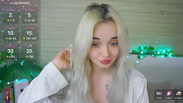 Snapshot of Ashley_S chatting on March 7, 2:25 am Ashley S online show from March 7, 2:25 am