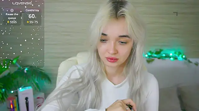 Snapshot of Ashley_S chatting on March 12, 2:20 am Ashley S online show from March 12, 2:20 am