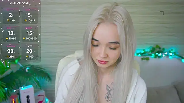 Snapshot of Ashley_S chatting on March 18, 2:15 am Ashley S online show from March 18, 2:15 am