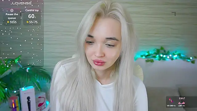 Snapshot of Ashley_S chatting on March 20, 2:08 am Ashley S online show from March 20, 2:08 am