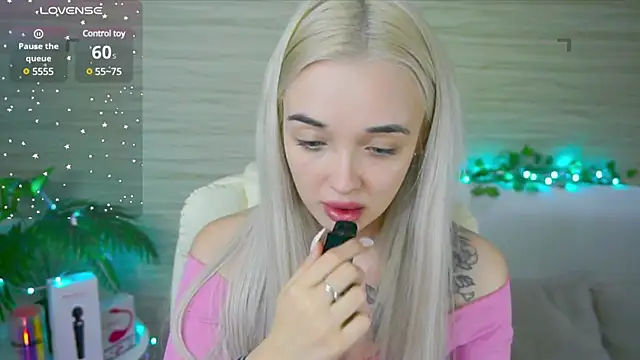 Snapshot of Ashley_S chatting on March 22, 2:16 am Ashley S online show from March 22, 2:16 am