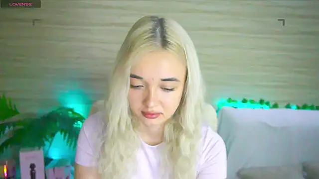 Snapshot of Ashley_S chatting on September 11, 10:32 pm Ashley S online show from September 11, 10:32 pm