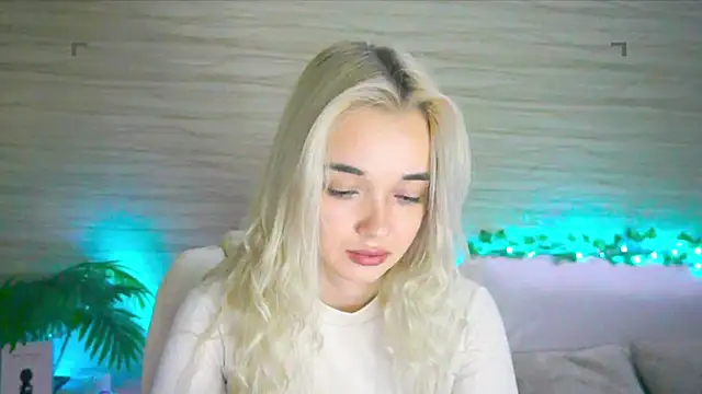 Snapshot of Ashley_S chatting on September 15, 10:10 pm Ashley S online show from September 15, 10:10 pm