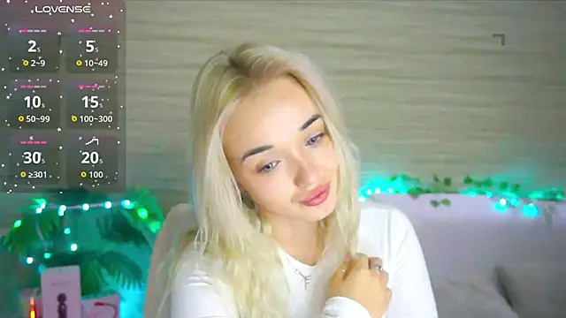 Snapshot of Ashley_S chatting on September 28, 10:04 pm Ashley S online show from September 28, 10:04 pm