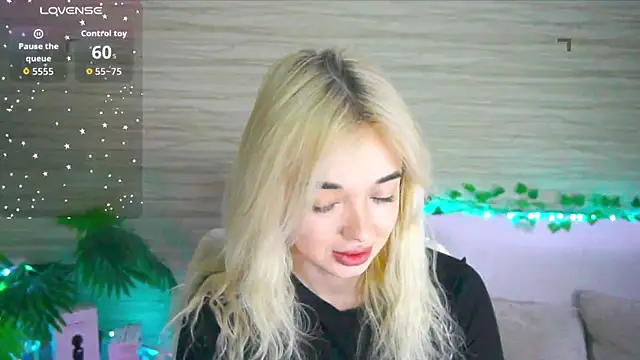 Snapshot of Ashley_S chatting on November 5, 11:05 pm Ashley S online show from November 5, 11:05 pm