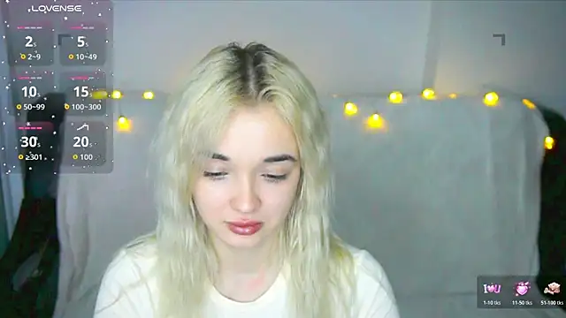 Snapshot of Ashley_S chatting on November 17, 11:10 pm Ashley S online show from November 17, 11:10 pm