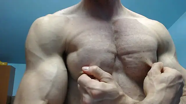 Snapshot of flexforyou chatting on June 23, 7:12 pm flexforyou online show from June 23, 7:12 pm