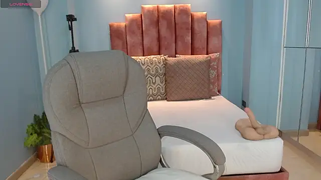 sussy leon online show from March 19, 11:36 am