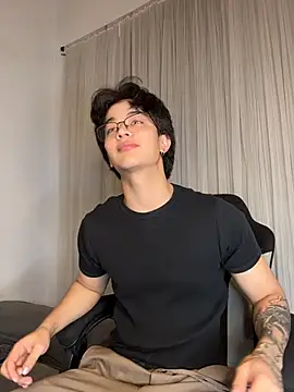 ajordanR online show from April 18, 1:53 am