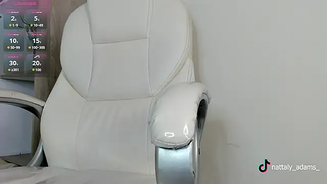 nattaly adams online show from December 19, 12:02 am