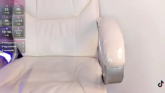 nattaly adams online show from January 13, 11:06 pm