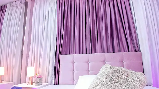 Snapshot of Allison-Bell1 chatting on December 28, 7:33 pm Allison-Bell1 online show from December 28, 7:33 pm