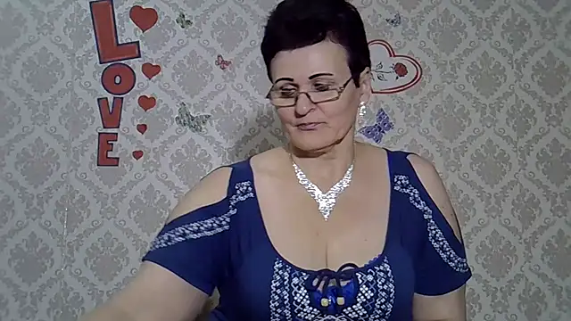 Snapshot of PaulaGolden chatting on December 5, 3:17 pm PaulaGolden online show from December 5, 3:17 pm