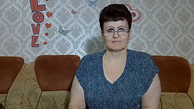 Snapshot of PaulaGolden chatting on October 1, 11:49 am PaulaGolden online show from October 1, 11:49 am