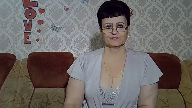Snapshot of PaulaGolden chatting on October 2, 9:05 am PaulaGolden online show from October 2, 9:05 am