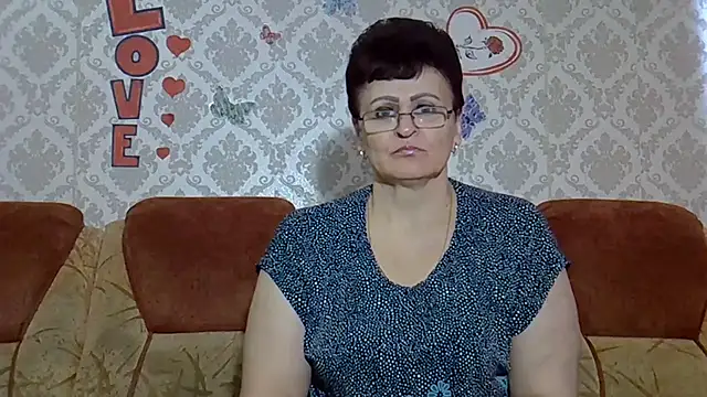 Snapshot of PaulaGolden chatting on October 18, 8:26 am PaulaGolden online show from October 18, 8:26 am