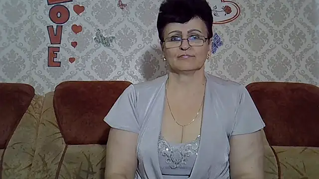 Snapshot of PaulaGolden chatting on October 19, 10:05 am PaulaGolden online show from October 19, 10:05 am