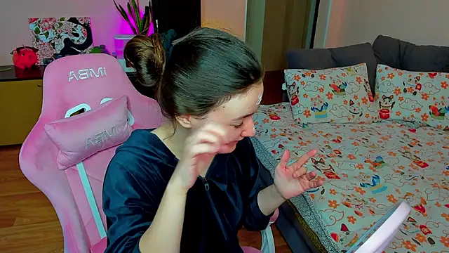 Snapshot of ameli_moon chatting on December 15, 12:20 pm ameli moon online show from December 15, 12:20 pm