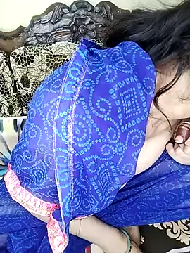 Snapshot of Fair-magic-woman chatting on November 7, 12:32 am Fair-magic-woman online show from November 7, 12:32 am